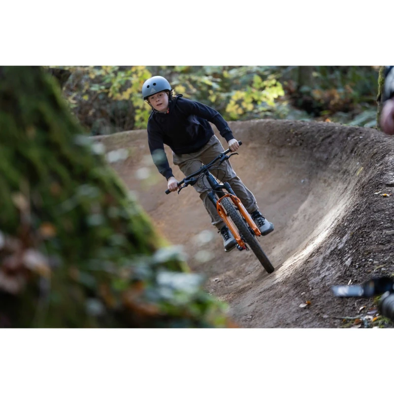 rower-dzieciecy-giant-stp-24-czarny-9.webp