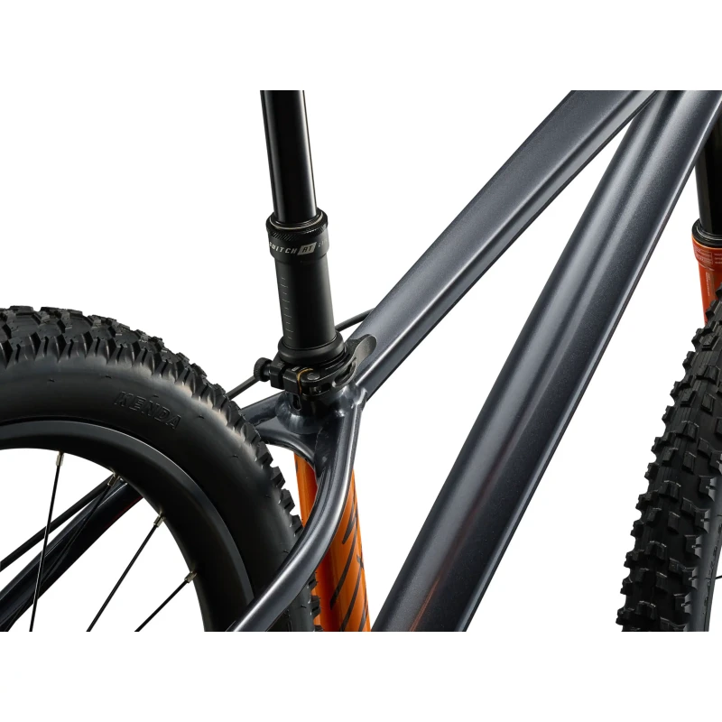 rower-dzieciecy-giant-stp-24-czarny-3.webp