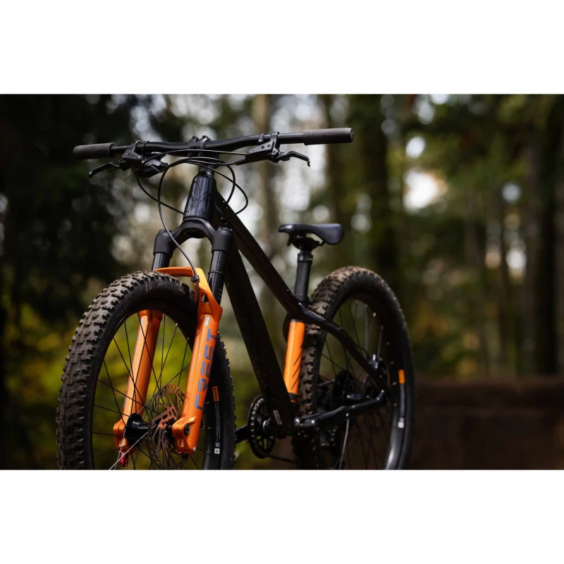 rower-dzieciecy-giant-stp-24-czarny-14.webp