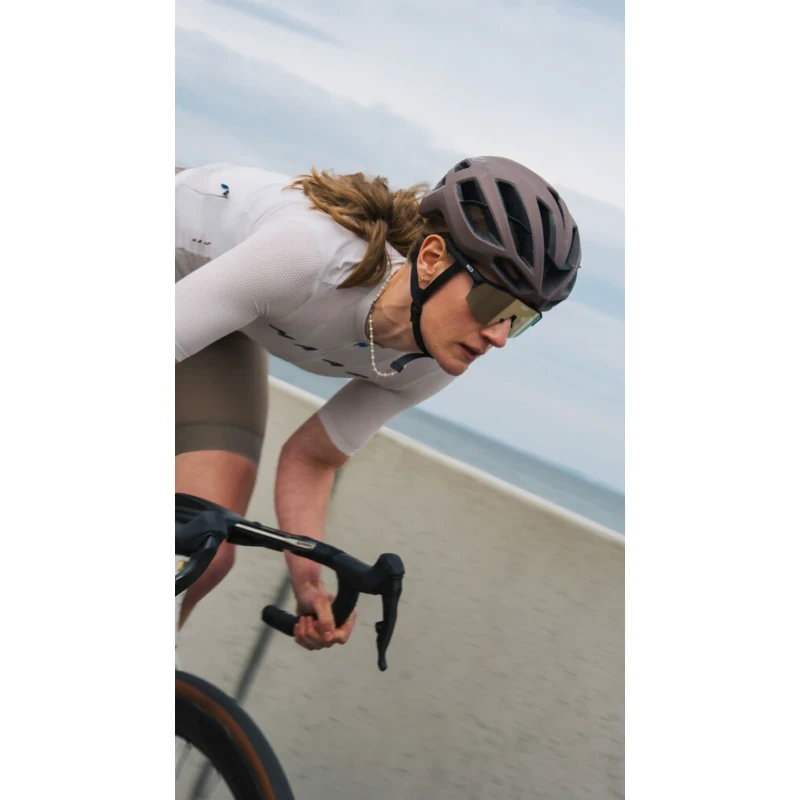 kask-rowerowy-kask-protone-icon-brazowy-matowy-4.webp