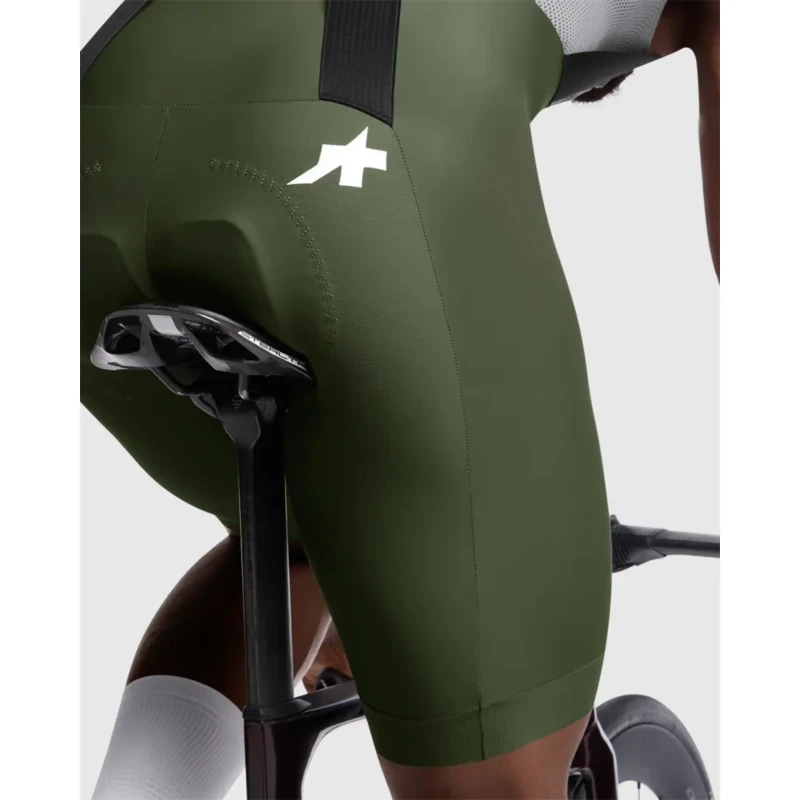 spodenki-rowerowe-assos-mille-gt-s11-zielone-8.webp