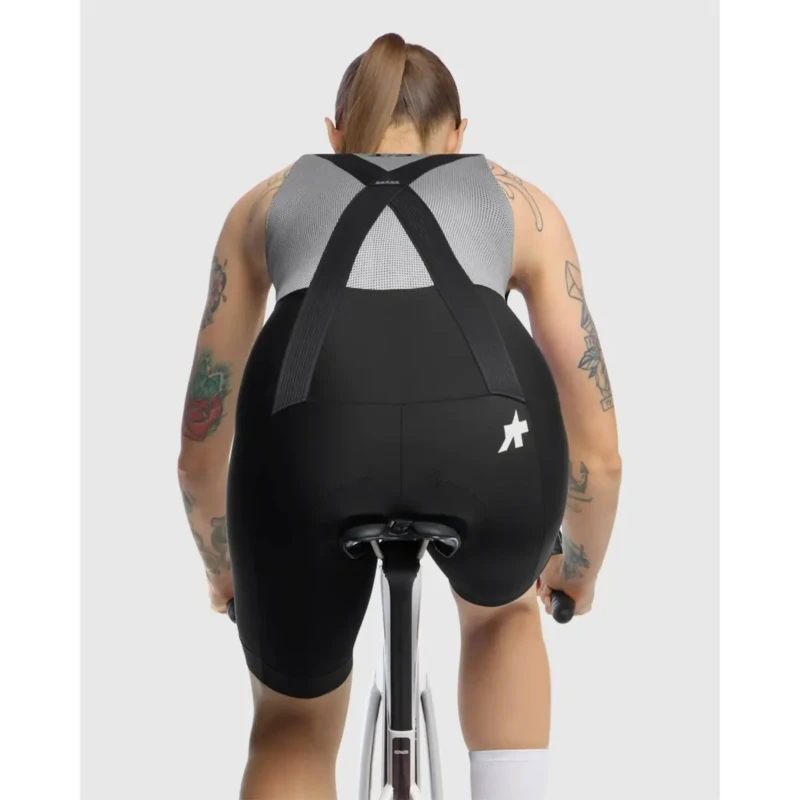 spodenki-rowerowe-assos-uma-gt-s11-czarne-6.webp
