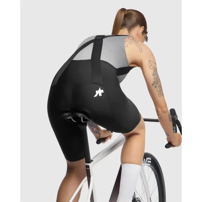 spodenki-rowerowe-assos-uma-gt-s11-czarne-7.webp