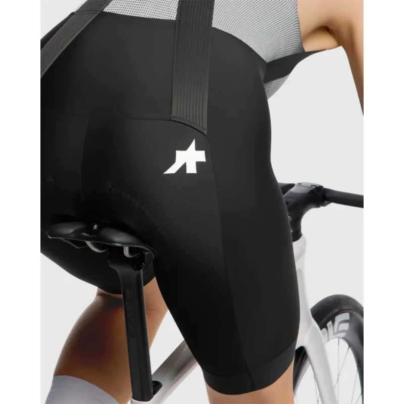 spodenki-rowerowe-assos-uma-gt-s11-czarne-8.webp