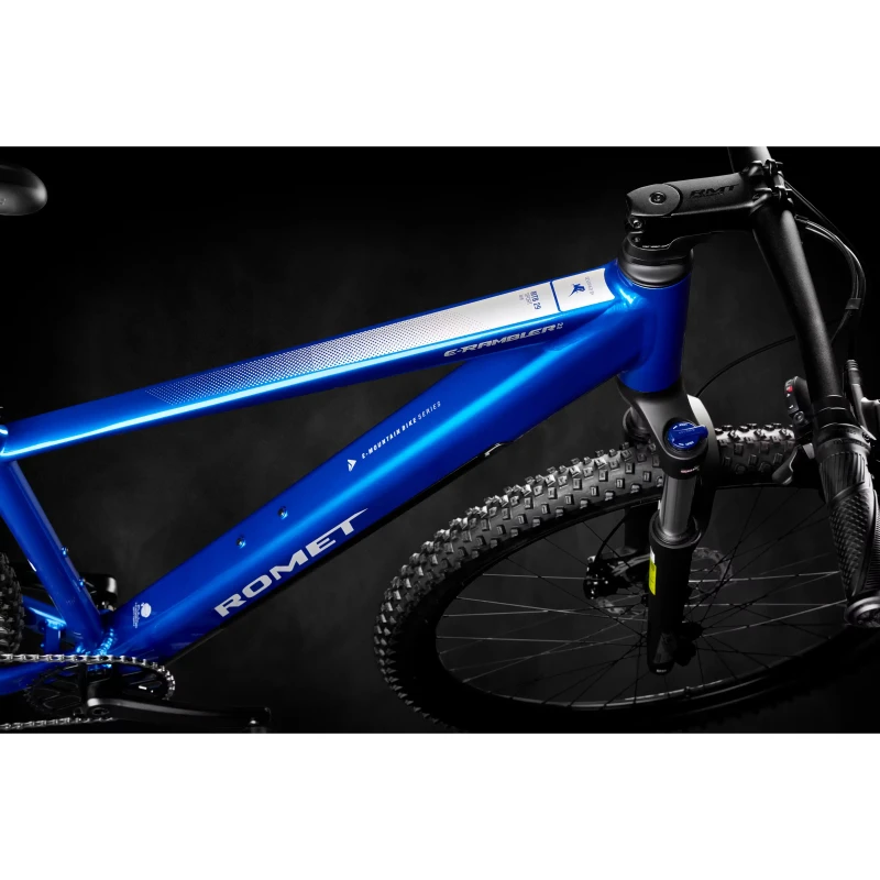 rower-elektryczny-romet-e-rambler-2-0-504-wh-niebieski-13.webp