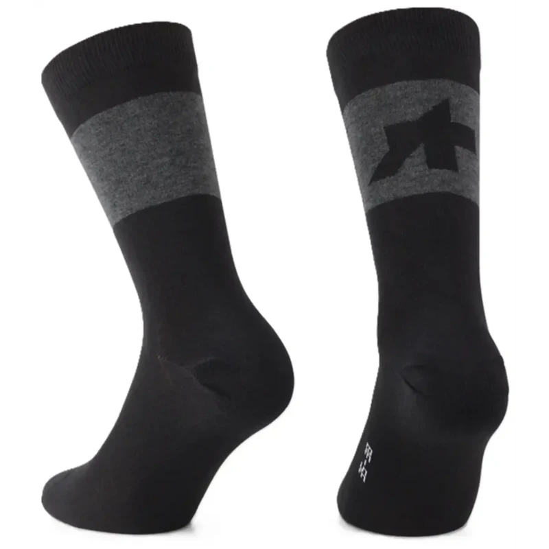 skarpetki-assos-signature-evo-czarne-2.webp