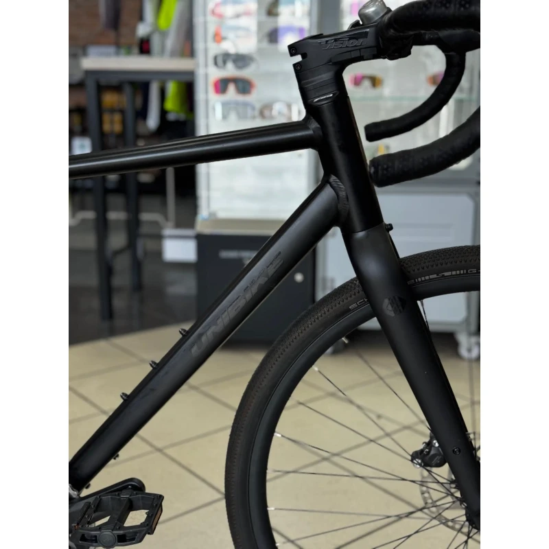 rower-gravel-unibike-geos-53-uzywany-2.webp