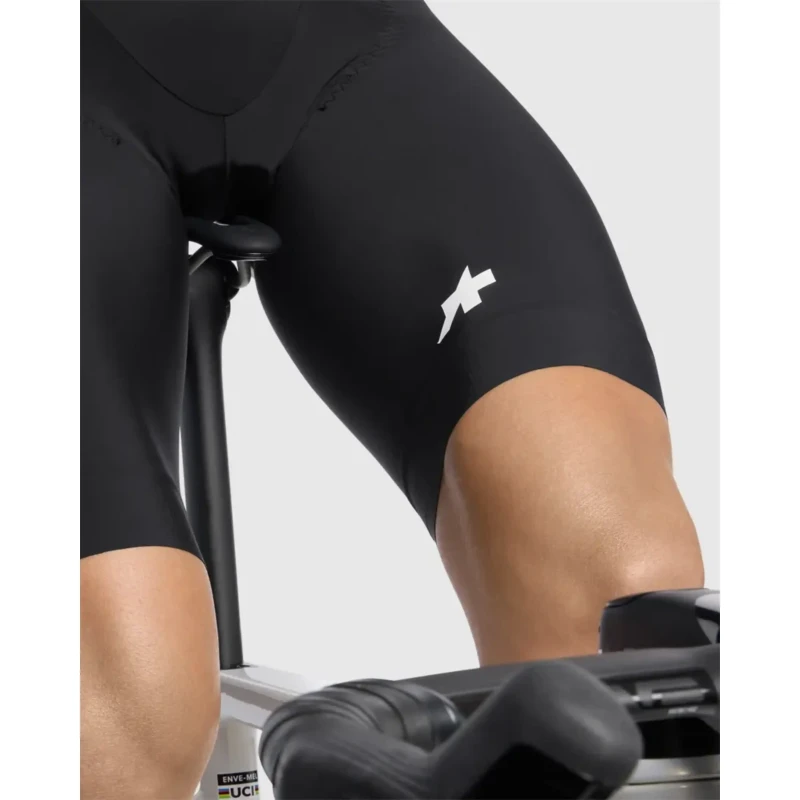 spodenki-rowerowe-z-wkladka-assos-mille-gt-s11-8.webp