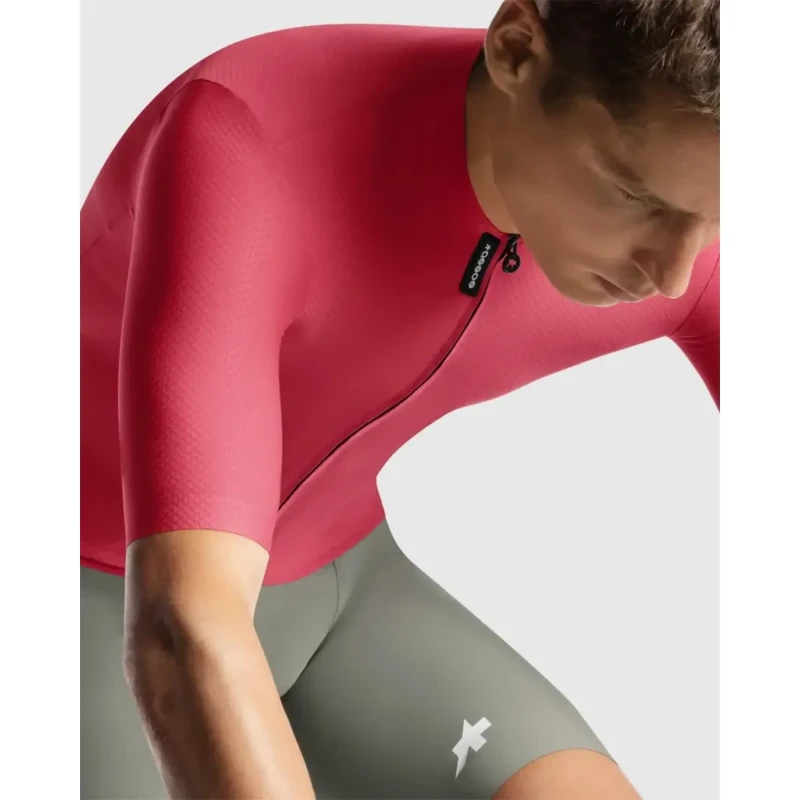 koszulka-assos-equipe-rs-s11-czerwona-8.webp