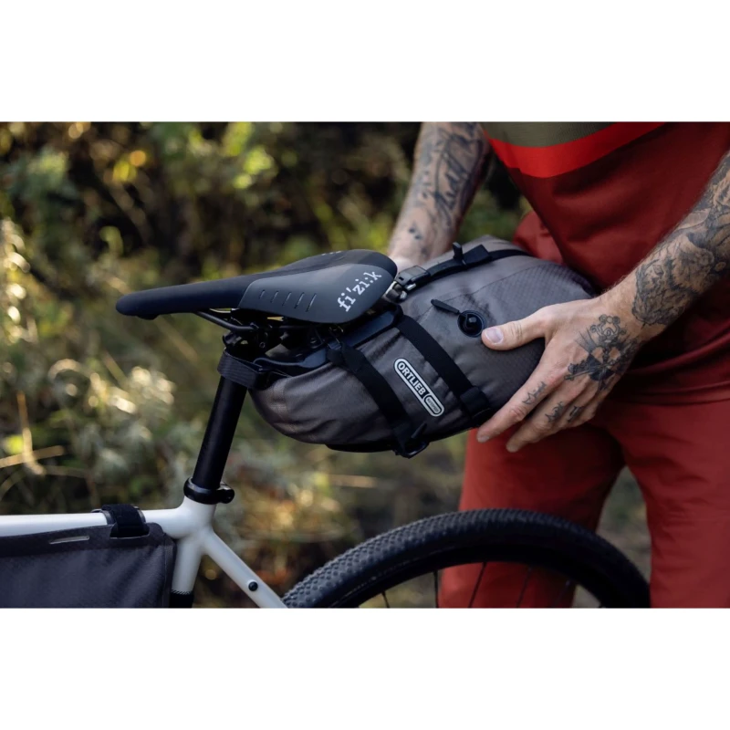torba-podsiodlowa-ortlieb-seat-pack-qr-7.5l-brazowa-12.webp