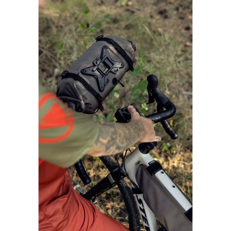 torba-na-kierownice-ortlieb-handlebar-pack-flex-9l-czarna-10.webp