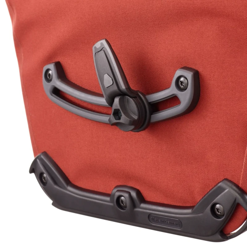 sakwa-tylna-ortlieb-back-roller-plus-23l-czerwona-4.webp