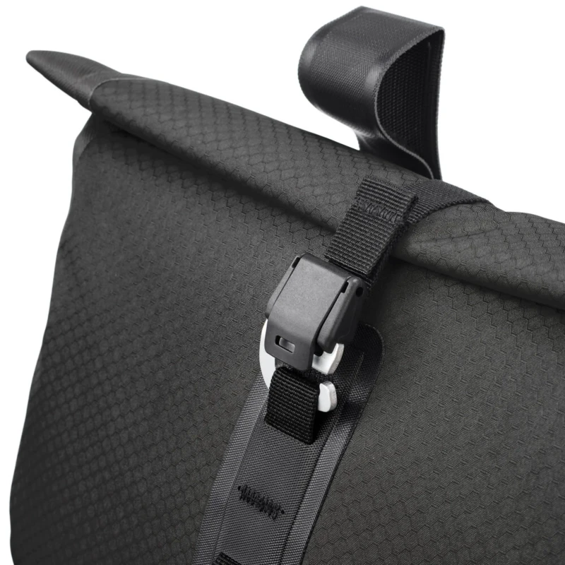 torba-na-kierownice-ortlieb-bike-packing-accessory-pack-3.5l-czarna-9.webp