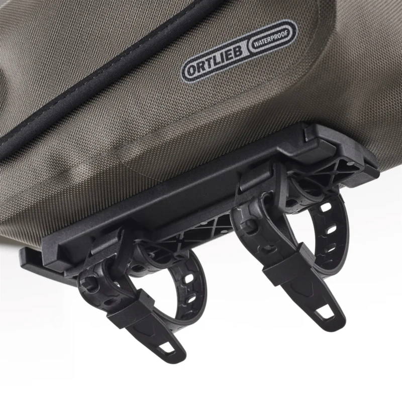 torba-na-rame-ortlieb-toptube-bag-brazowa-3.webp
