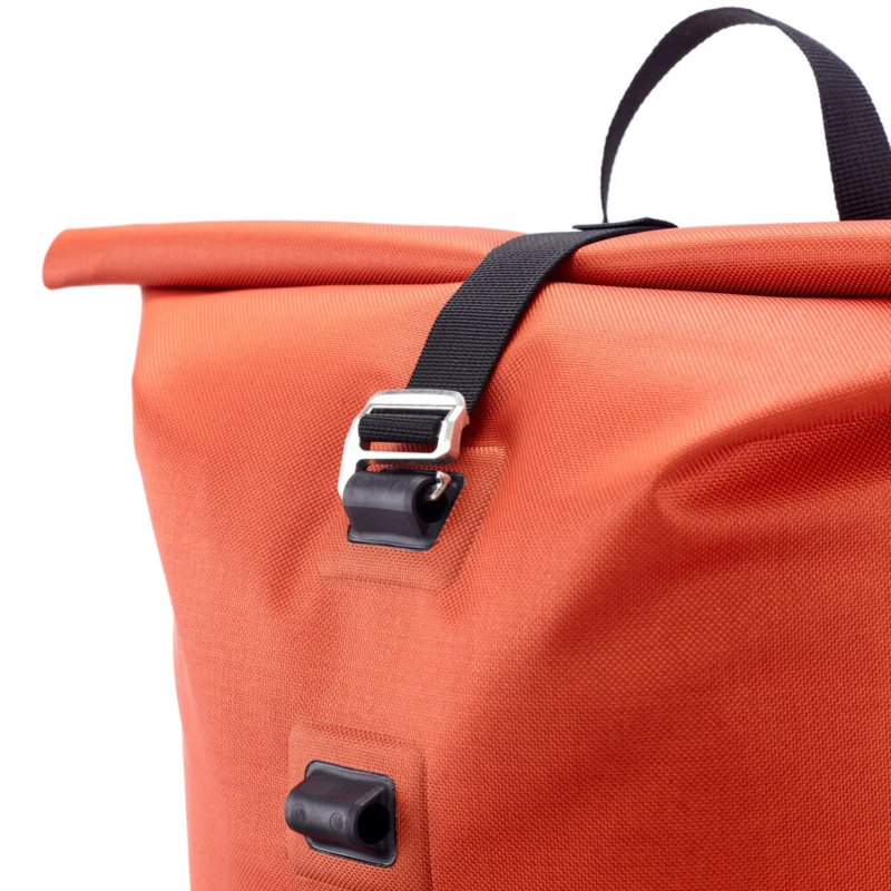 plecak-ortlieb-commuter-daypack-21l-pomaranczowy-7.webp