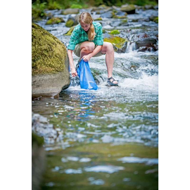 worek-na-wode-ortlieb-water-sack-10l-niebieski-5.webp