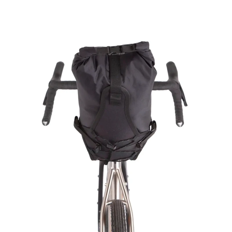 torba-podsiodlowa-restrap-saddle-bag-czarna-8l-2.webp