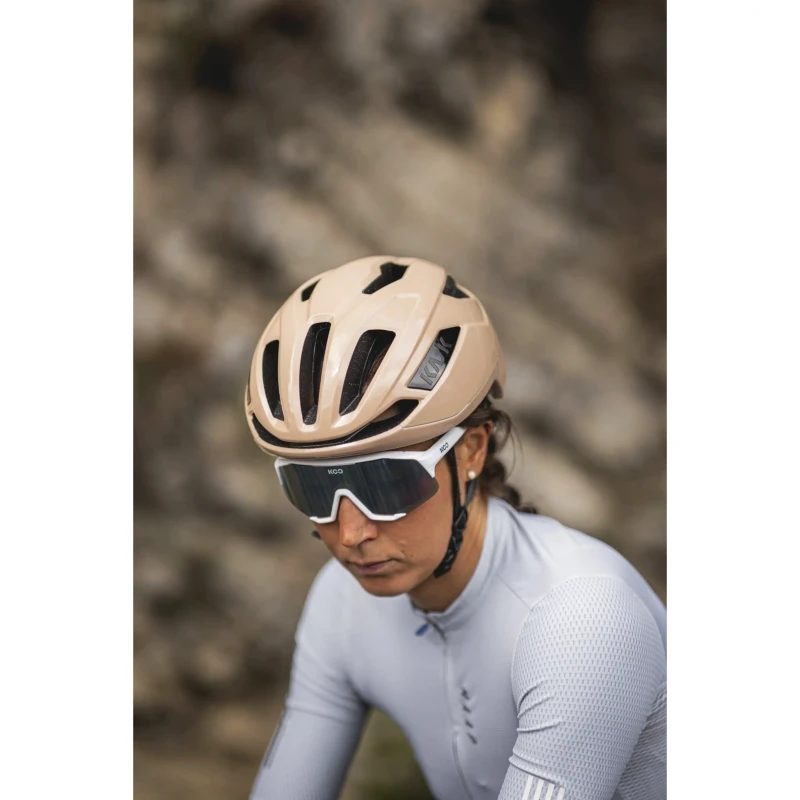 kask-rowerowy-kask-sintesi-bezowy-5.webp