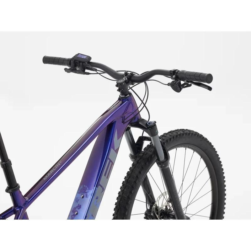 rower-elektryczny-trek-marlin-8-2026-fioletowy-3.webp