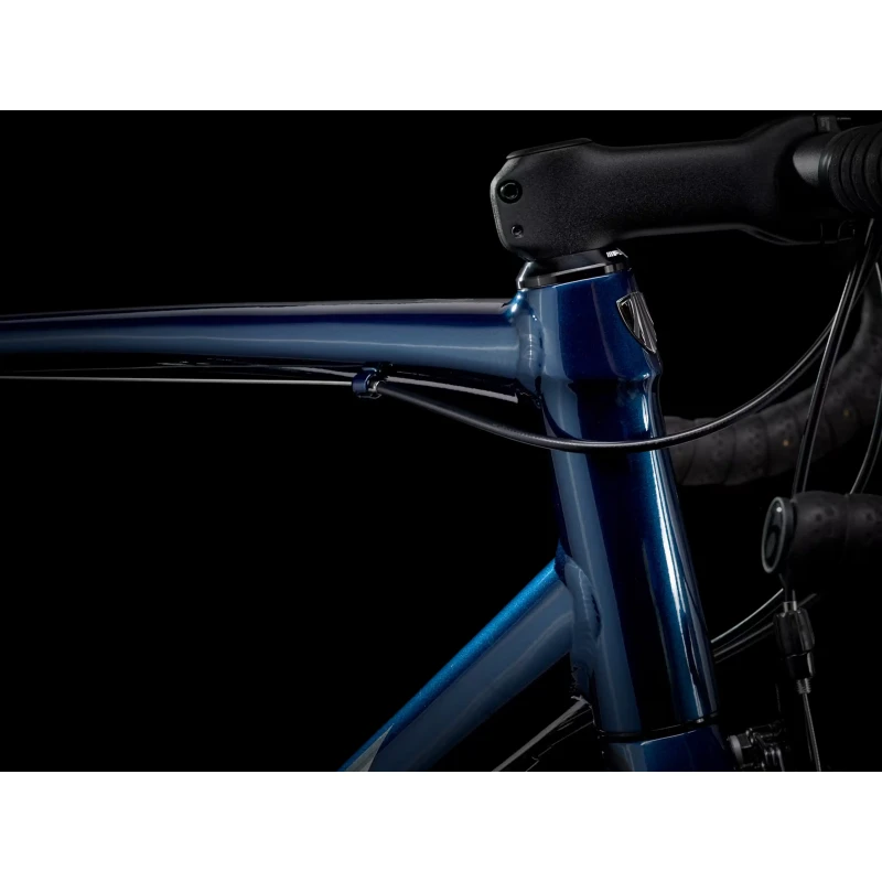 rower-szosowy-trek-domane-al-2-niebieski-4.webp