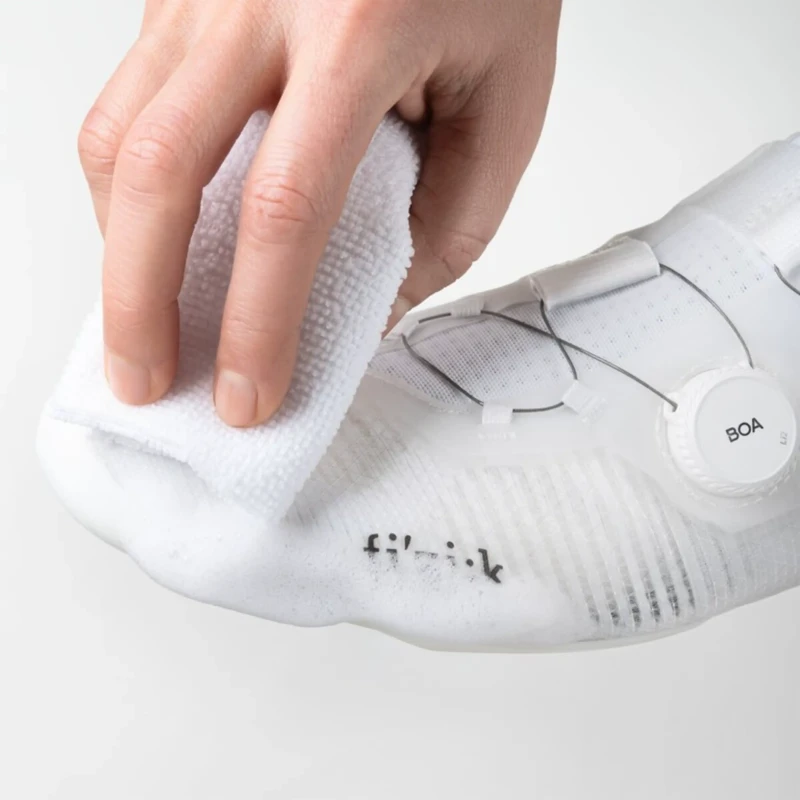 zestaw-do-czyszczenia-butow-rowerowych-fizik-shoe-cleaning-kit-4.webp