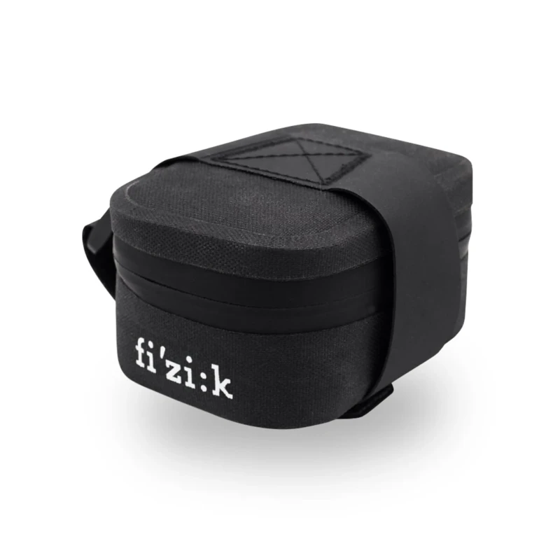 torba-podsiodlowa-fizik-0.4l-czarna-1.webp
