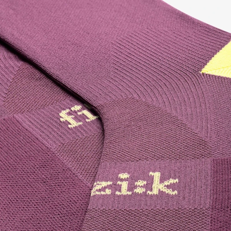 skarpetki-rowerowe-fizik-team-edition-fioletowe-3.webp