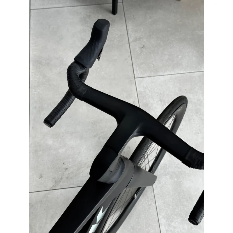 rower-szosowy-trek-madone-slr-gen-7-czarny-58-uzywany-3.webp