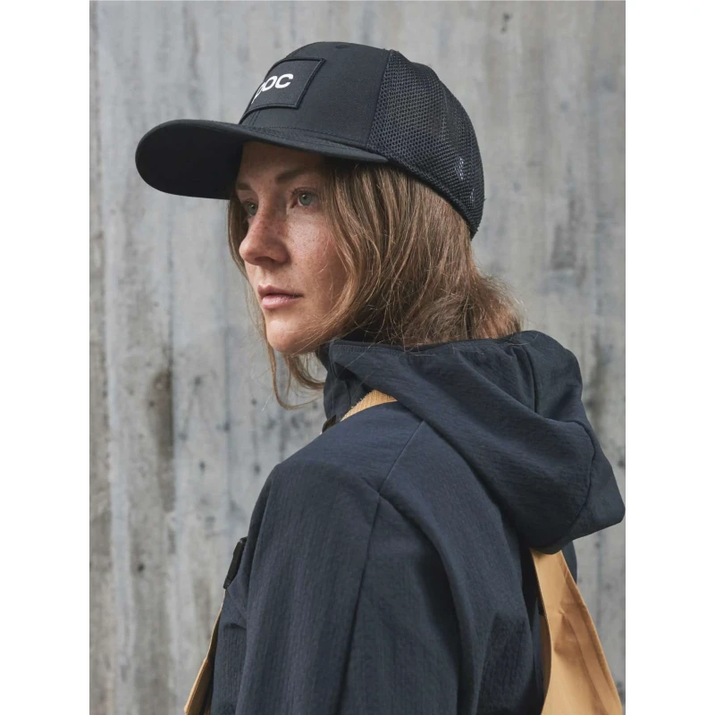 czapka-z-daszkiem-poc-trucker-cap-czarna-3.webp