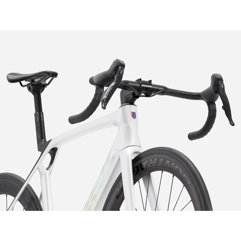 rower-szosowy-trek-madone-sl-6-axs-gen-8-2026-bialo-czarny-5.webp