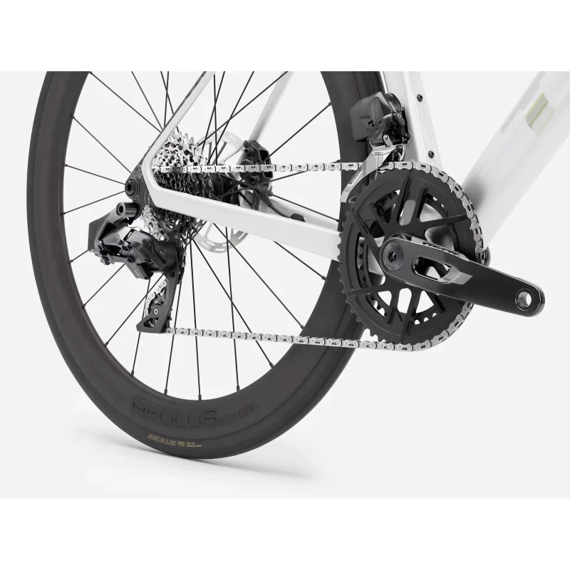 rower-szosowy-trek-madone-sl-6-axs-gen-8-2026-bialo-czarny-6.webp
