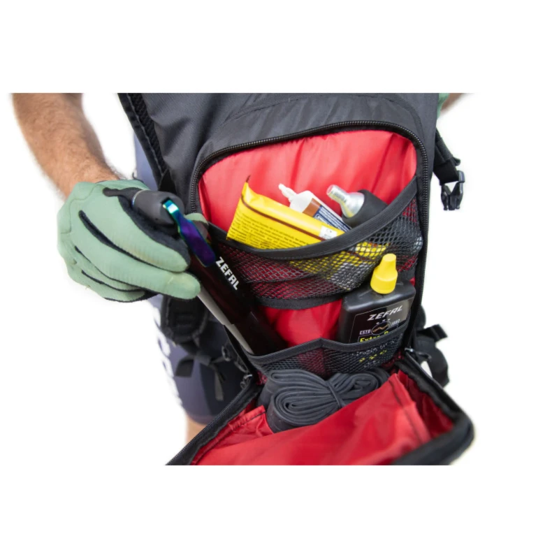 plecak-z-buklakiem-zefal-z-hydro-enduro-czarny-6.webp