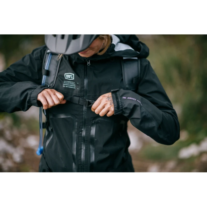 plecak-z-buklakiem-zefal-z-hydro-enduro-czarny-10.webp