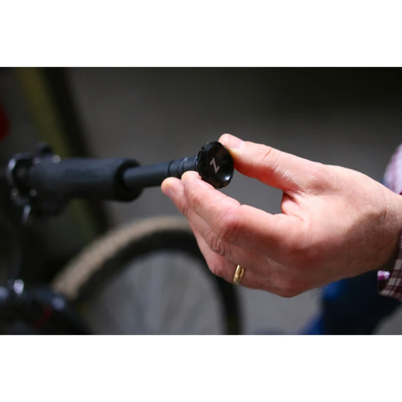 zestaw-do-naprawy-opon-bezdetkowych-zefal-z-bar-plugs-tubeless-repair-kit-8.webp