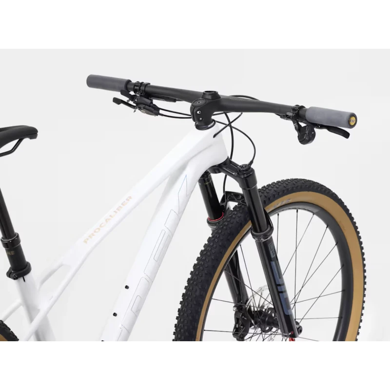 rower-mtb-trek-procaliber-9-7-gen-3-bialy-3.webp