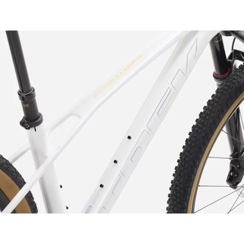 rower-mtb-trek-procaliber-9-7-gen-3-bialy-5.webp
