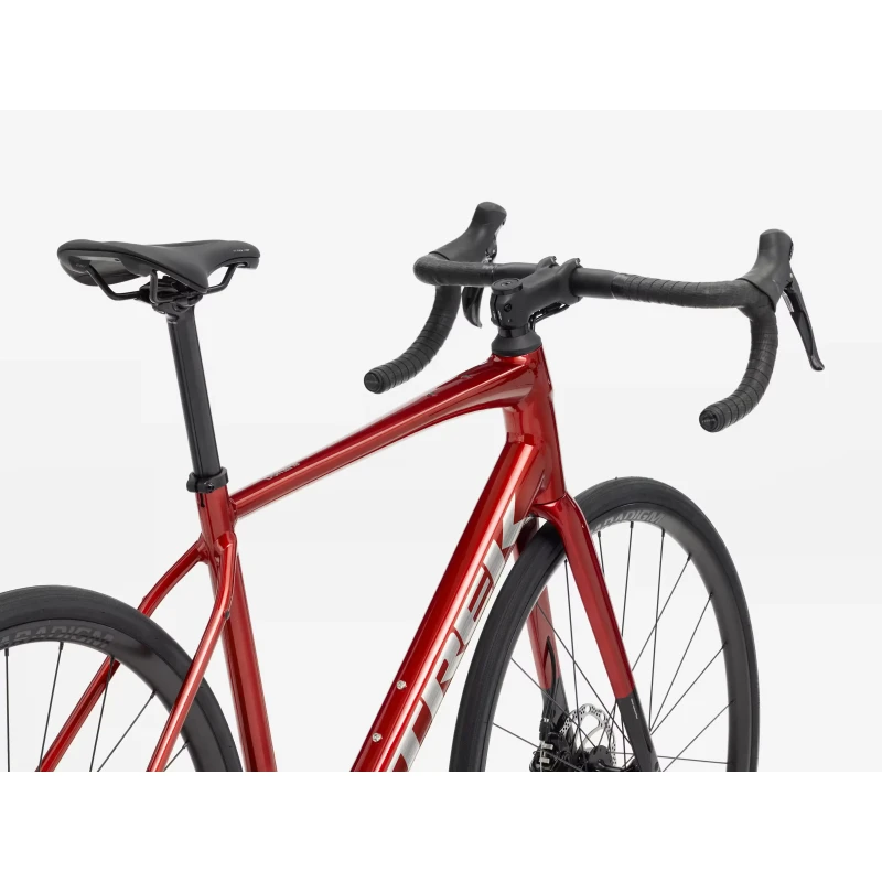 rower-szosowy-trek-domane-al-2-gen-4-czerwony-3.webp
