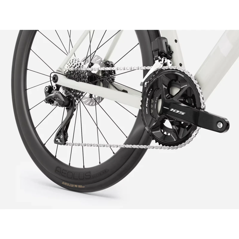 rower-szosowy-trek-madone-sl-6-gen-8-bialy-6.webp