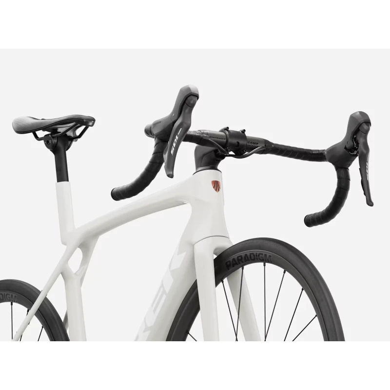 rower-szosowy-trek-madone-sl-5-gen-8-bialy-5.webp