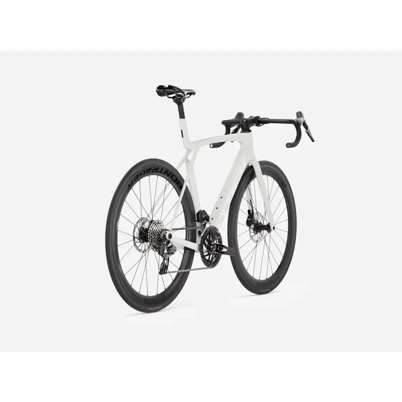 rower-szosowy-trek-madone-sl-6-axs-gen-8-bialy-2.webp