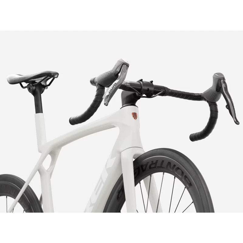rower-szosowy-trek-madone-sl-6-axs-gen-8-bialy-5.webp