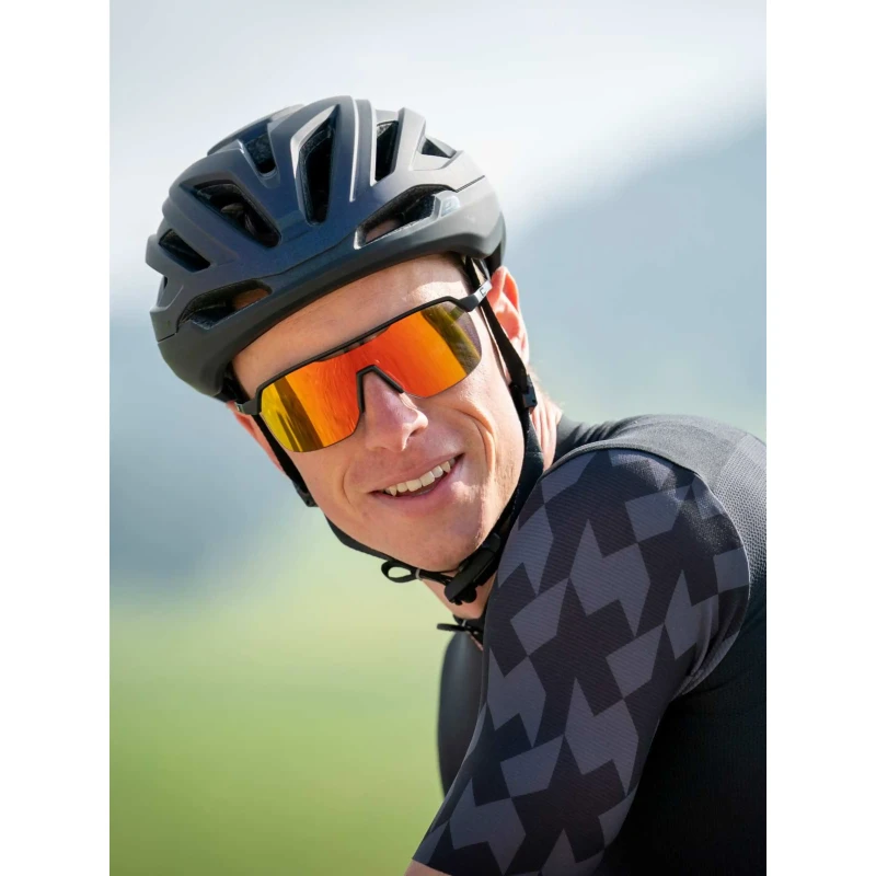 okulary-julbo-frequency-reactiv-1-3-czarno-szare-7.webp