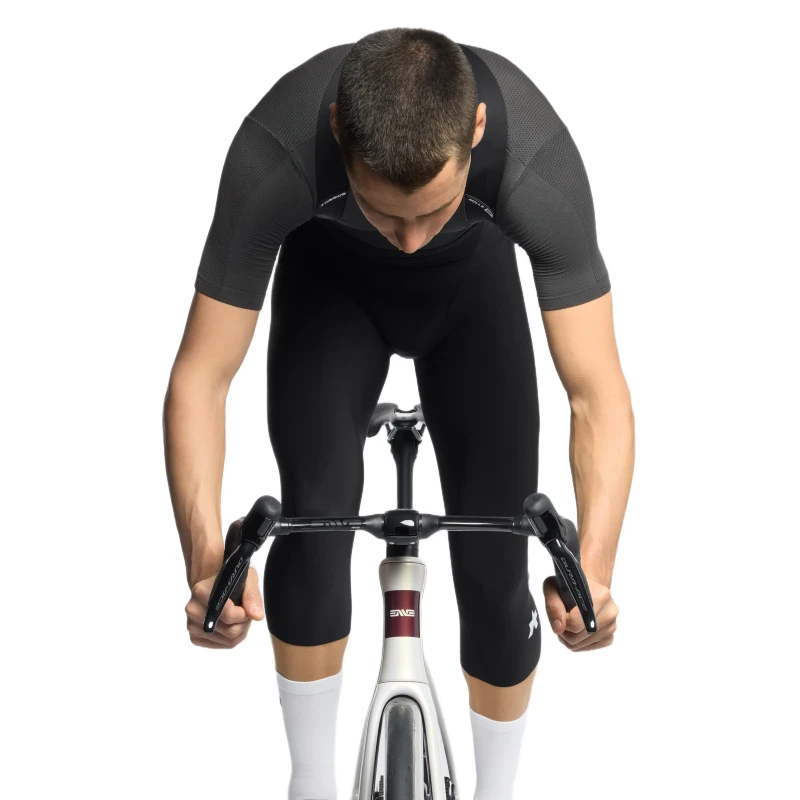 spodenki-kolarskie-assos-mille-s11-bib-knickers-czarne-5.webp