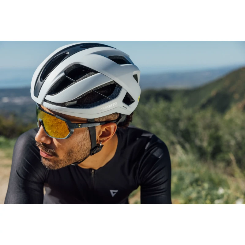 kask-szosowy-giant-rev-pro-bialy-6.webp