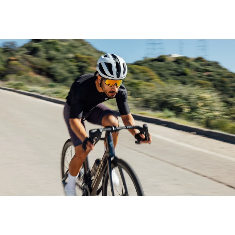 kask-szosowy-giant-rev-pro-bialy-8.webp