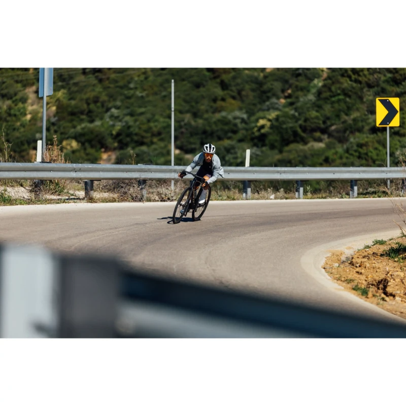 kask-szosowy-giant-rev-pro-bialy-9.webp