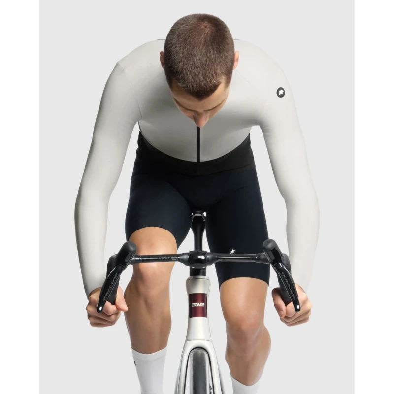 koszulka-z-dlugim-rekawem-assos-equipe-r-spring-fall-s11-biala-5.webp