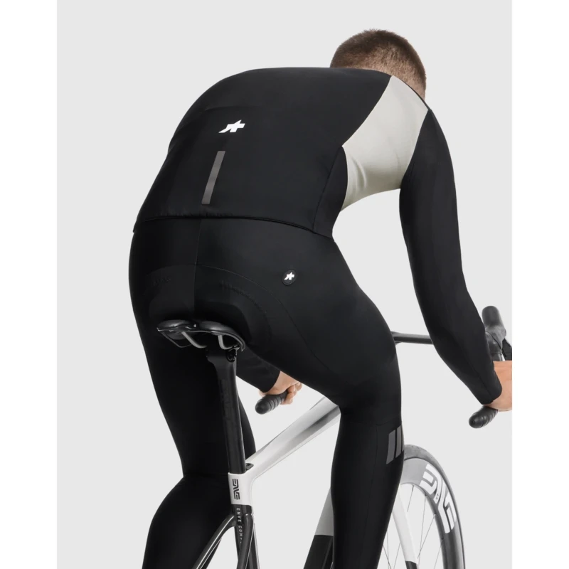 kurtka-rowerowa-assos-equipe-r-winter-s11-evo-czarno-biala-7.webp