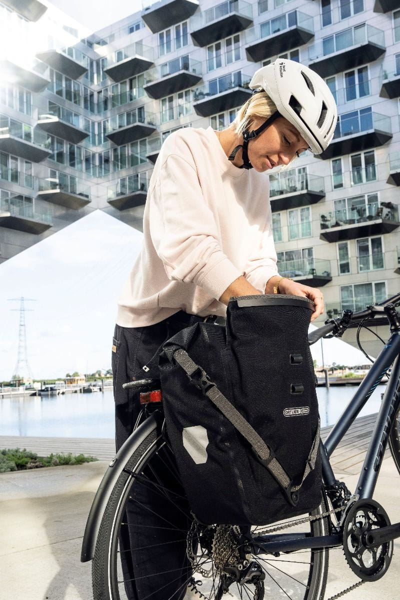 Ortlieb Back-Roller Plus Black F5204【新品】 Ortlieb Sakwa Tylna Back-Roller Plus Black 20+3L - Sprawdź